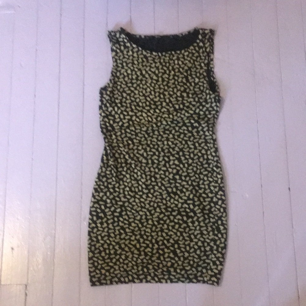 Patterned tight fitting bodycon dress